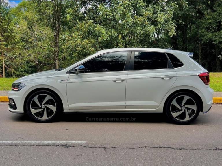 VOLKSWAGEN - POLO - 2021/2021 - Branca - R$ 114.000,00