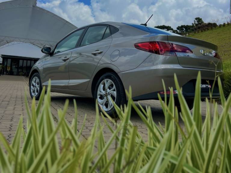 HYUNDAI - HB20S - 2022/2022 - Dourada - Sob Consulta