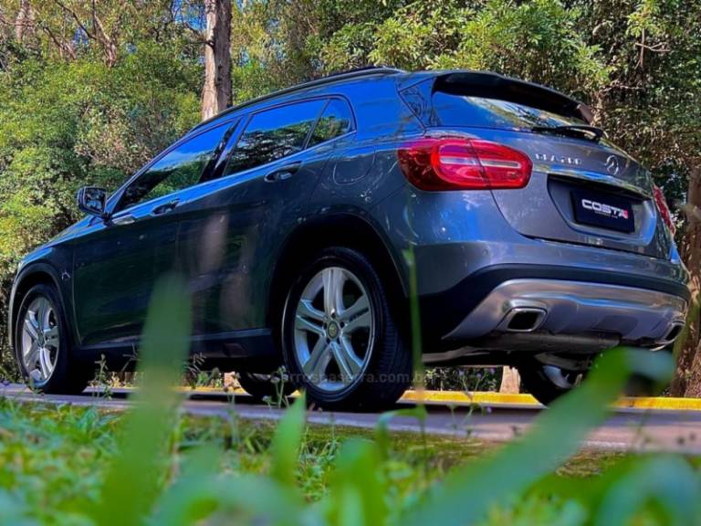 MERCEDES-BENZ - GLA 200 - 2015/2015 - Cinza - R$ 119.900,00