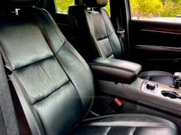JEEP - GRAND CHEROKEE - 2015/2015 - Cinza - R$ 125.000,00