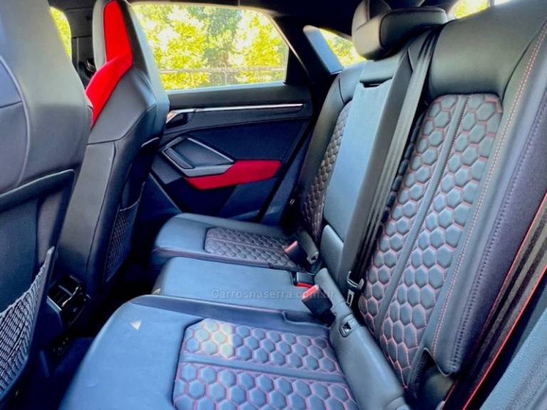 AUDI - RS Q3 - 2022/2022 - Preta - Sob Consulta