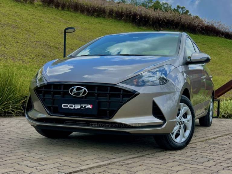 HYUNDAI - HB20S - 2022/2022 - Dourada - Sob Consulta