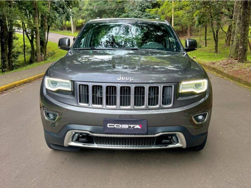 JEEP - GRAND CHEROKEE - 2015/2015 - Cinza - R$ 125.000,00