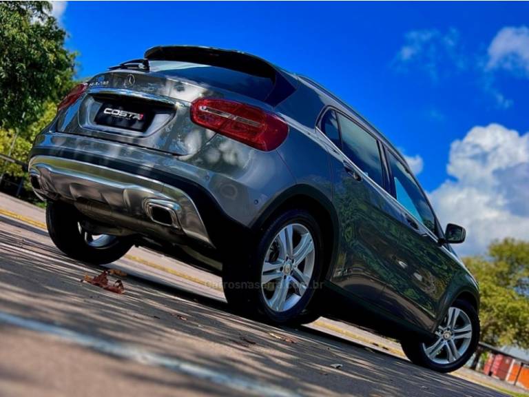 MERCEDES-BENZ - GLA 200 - 2015/2015 - Cinza - R$ 119.900,00