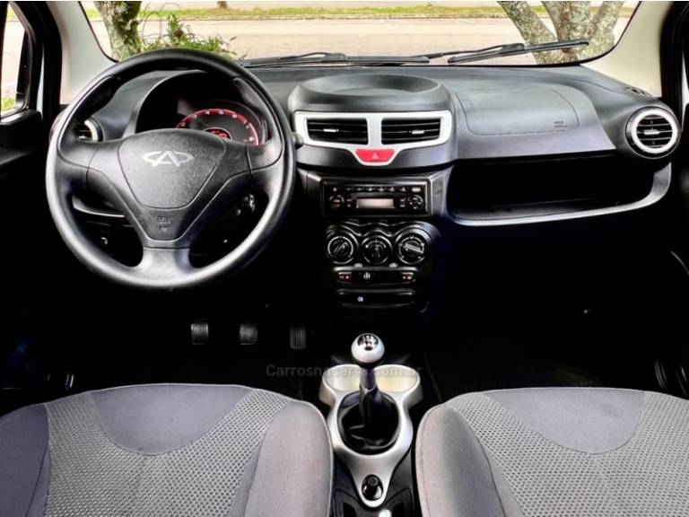 CHERY - QQ - 2018/2018 - Branca - R$ 34.900,00