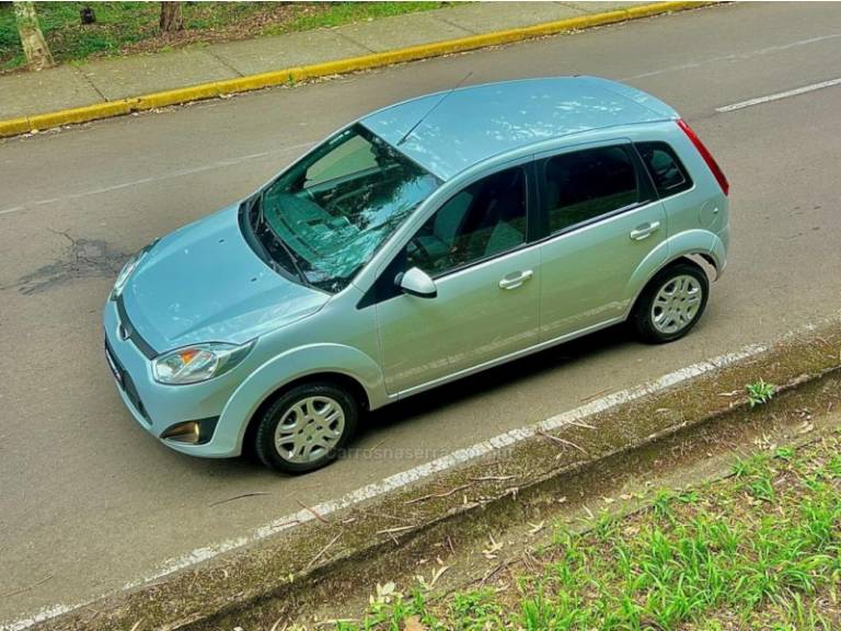 FORD - FIESTA - 2013/2013 - Prata - R$ 69.000,00