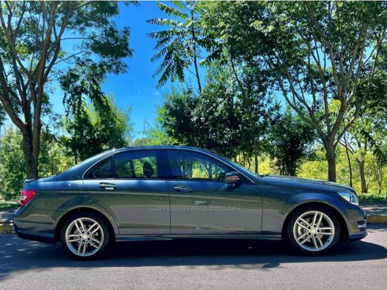 MERCEDES-BENZ - C 180 - 2014/2014 - Cinza - R$ 79.900,00