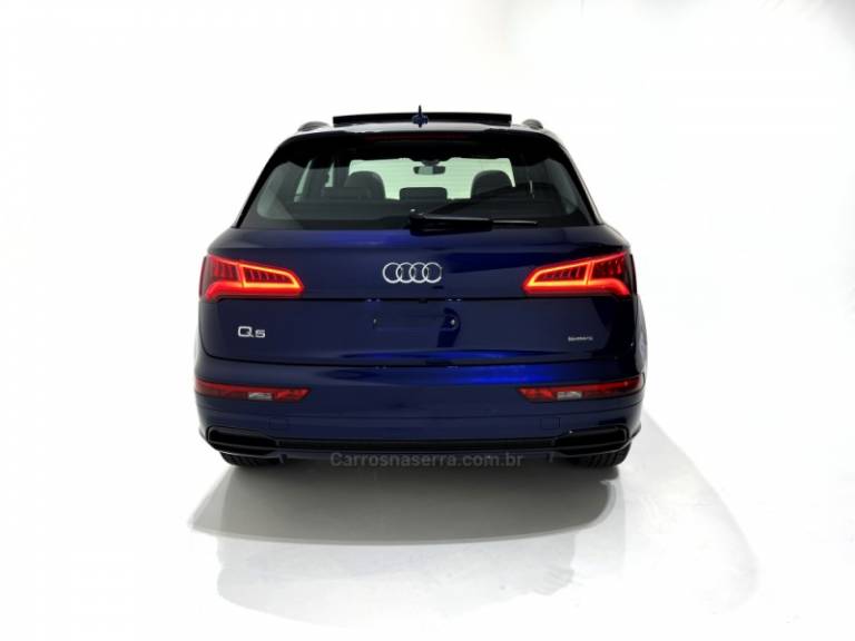 AUDI - Q5 - 2020/2020 - Azul - Sob Consulta