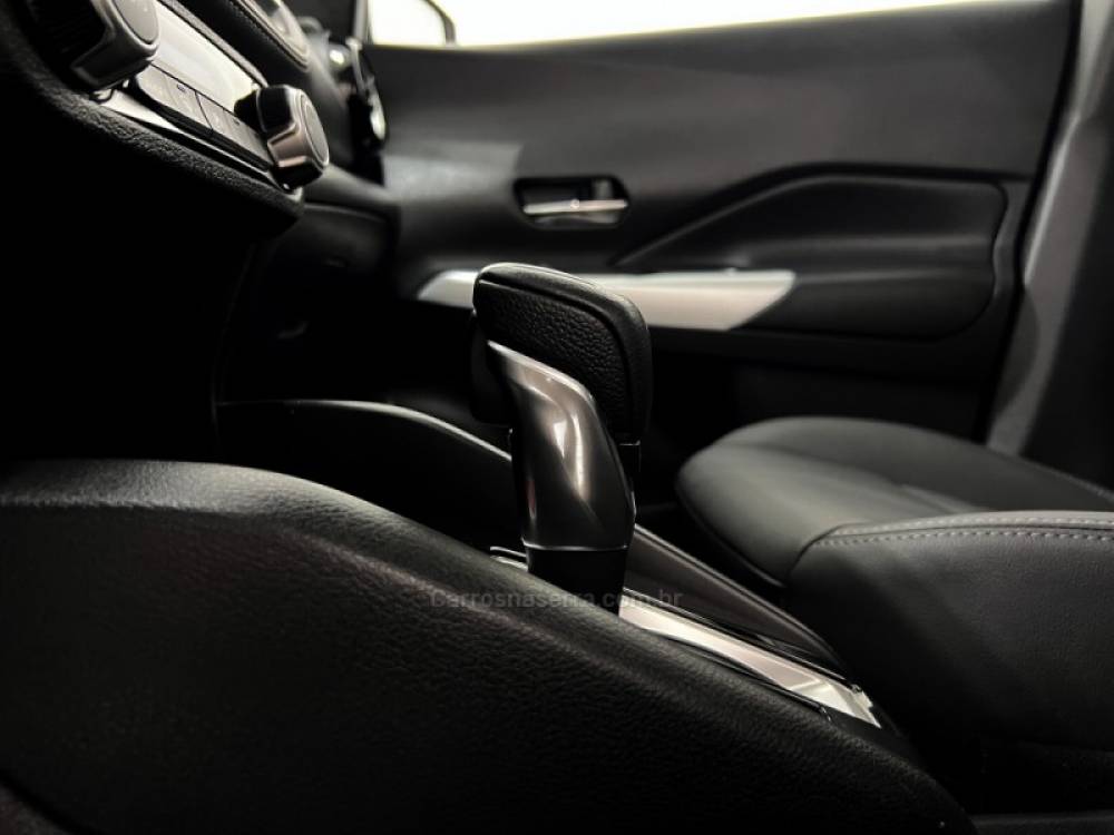 NISSAN - KICKS - 2020/2020 - Branca - Sob Consulta