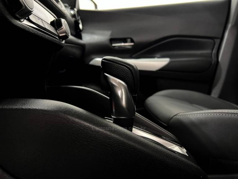 NISSAN - KICKS - 2020/2020 - Branca - Sob Consulta