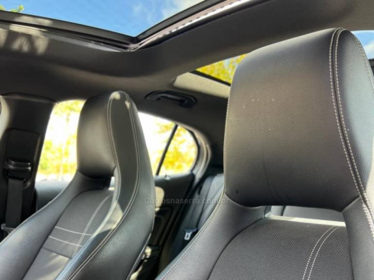 MERCEDES-BENZ - GLA 200 - 2015/2015 - Cinza - R$ 119.900,00