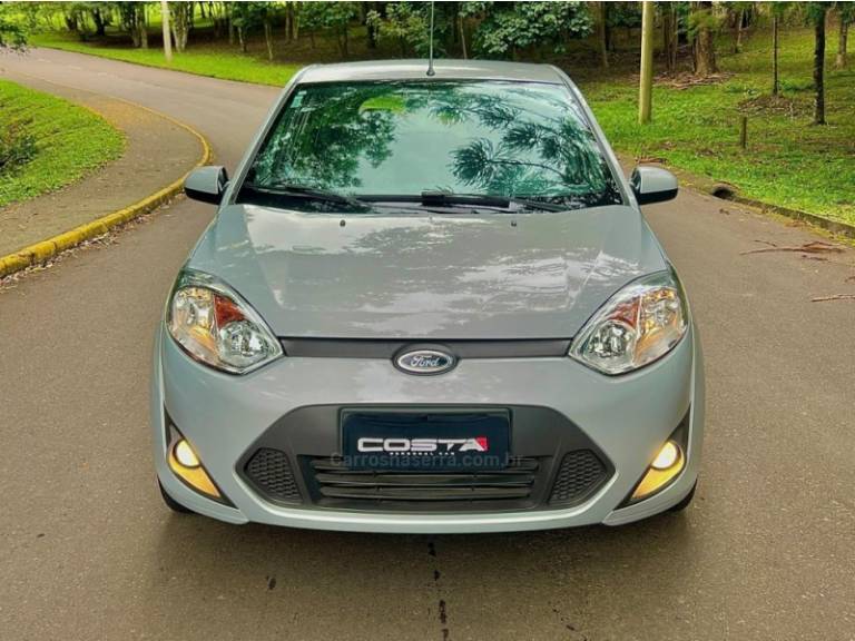 FORD - FIESTA - 2013/2013 - Prata - R$ 69.000,00