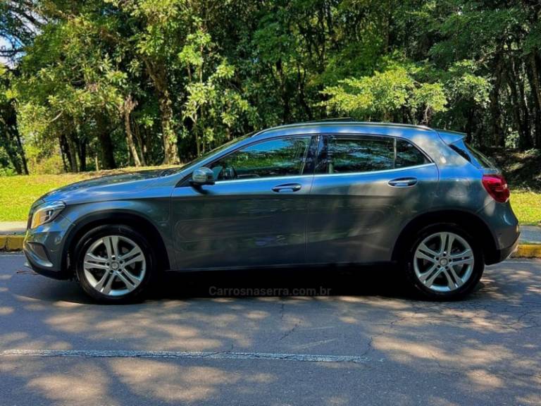 MERCEDES-BENZ - GLA 200 - 2015/2015 - Cinza - R$ 119.900,00