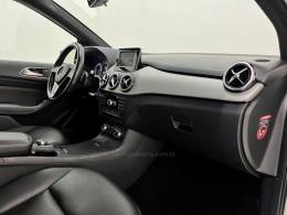 MERCEDES-BENZ - B 200 - 2014/2014 - Prata - Sob Consulta
