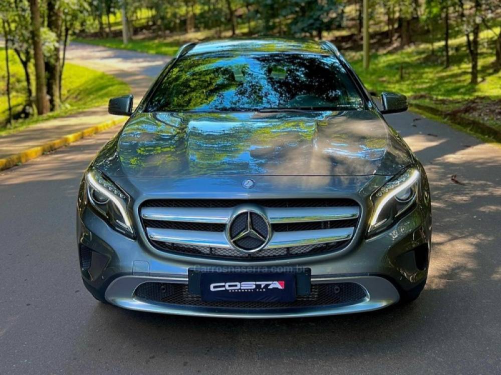 MERCEDES-BENZ - GLA 200 - 2015/2015 - Cinza - R$ 119.900,00