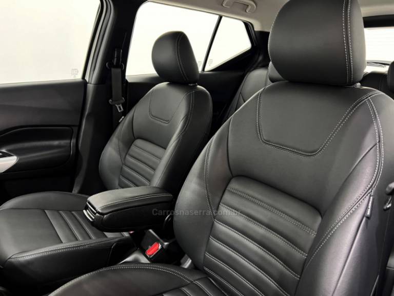 NISSAN - KICKS - 2020/2020 - Branca - Sob Consulta