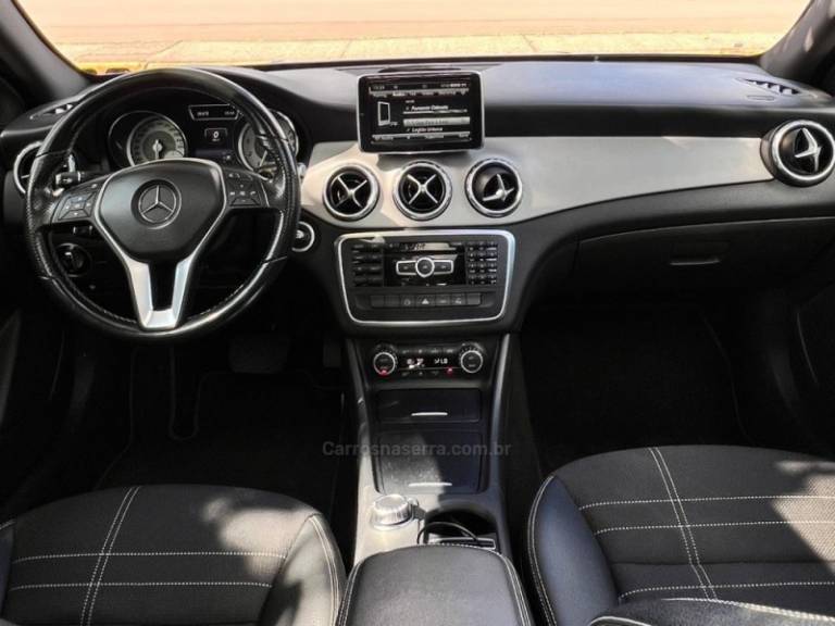 MERCEDES-BENZ - GLA 200 - 2015/2015 - Cinza - R$ 119.900,00