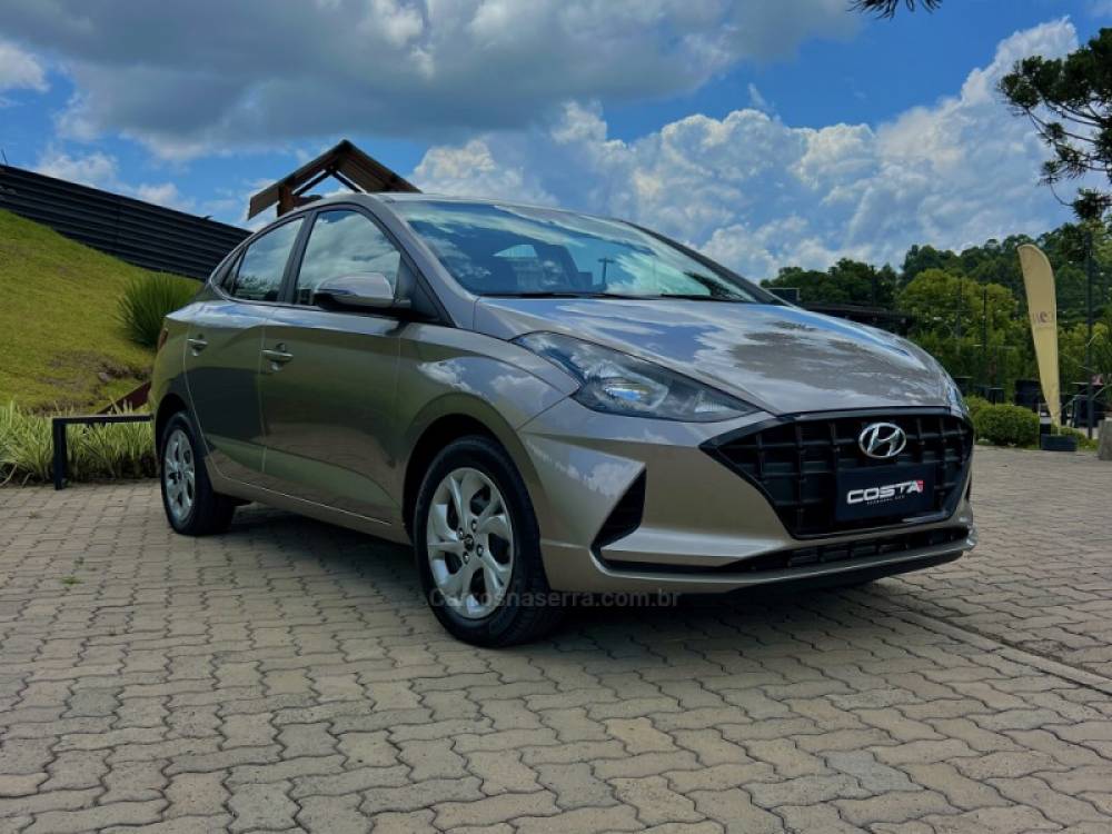 HYUNDAI - HB20S - 2022/2022 - Dourada - Sob Consulta