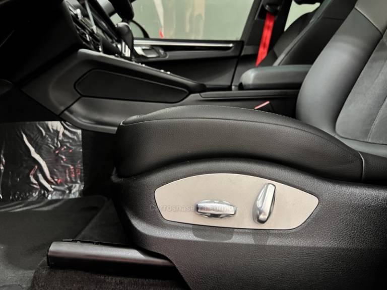 PORSCHE - MACAN - 2021/2021 - Vermelha - Sob Consulta