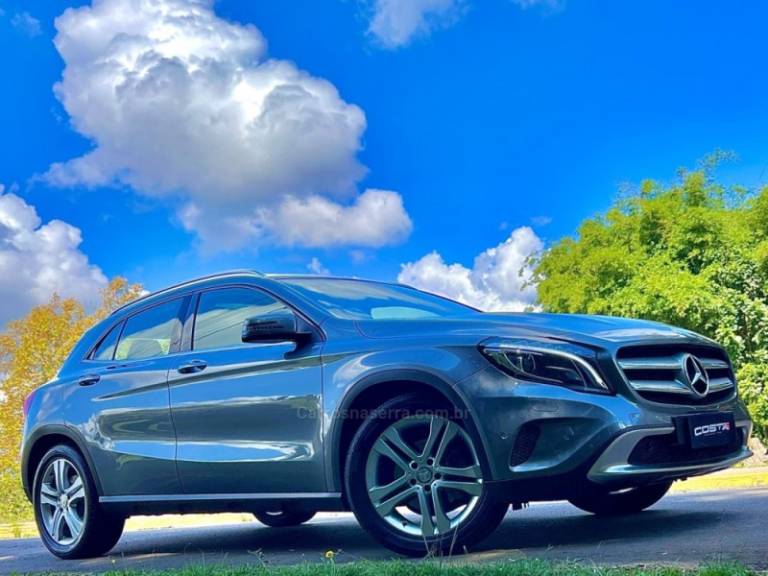 MERCEDES-BENZ - GLA 200 - 2015/2015 - Cinza - R$ 119.900,00