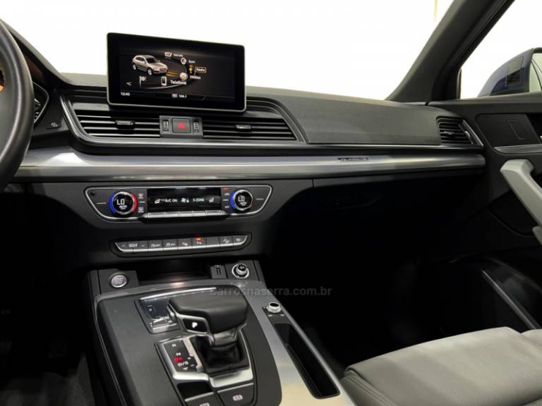 AUDI - Q5 - 2020/2020 - Azul - Sob Consulta