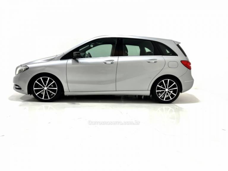 MERCEDES-BENZ - B 200 - 2014/2014 - Prata - Sob Consulta