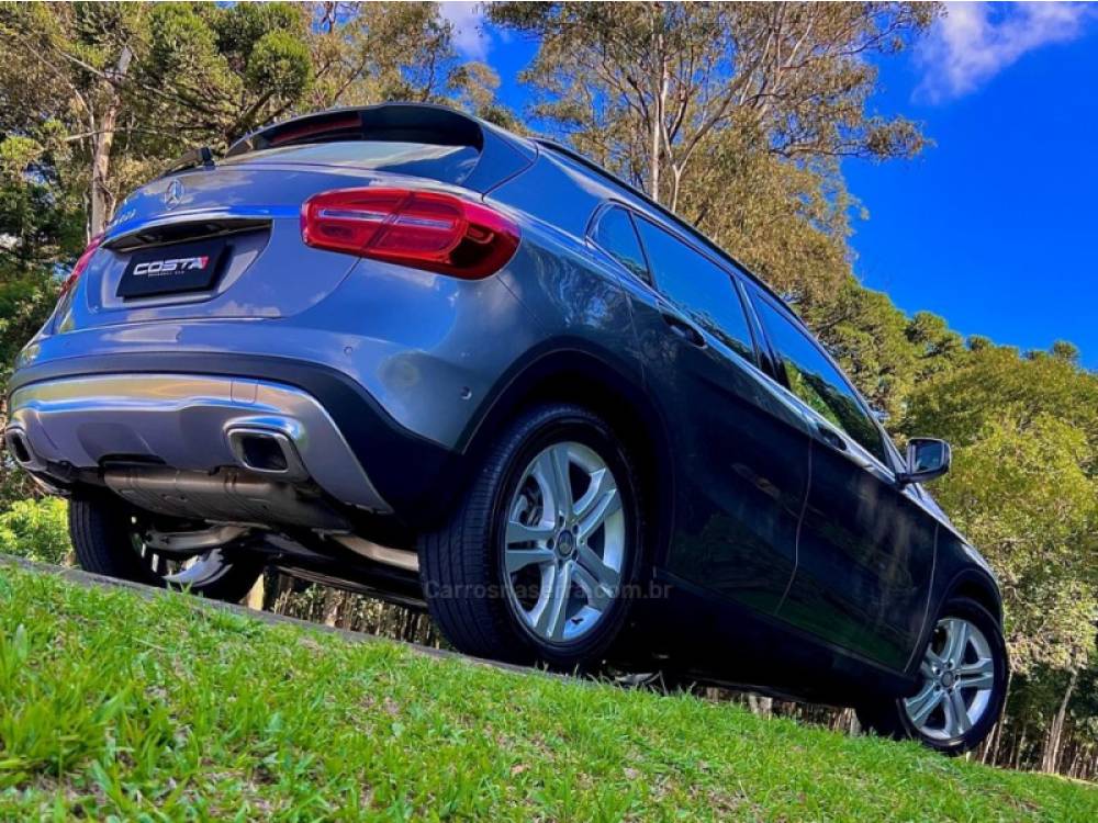 MERCEDES-BENZ - GLA 200 - 2015/2015 - Cinza - R$ 119.900,00