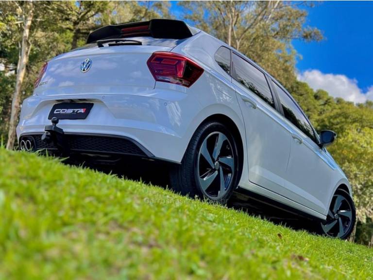 VOLKSWAGEN - POLO - 2021/2021 - Branca - R$ 114.000,00