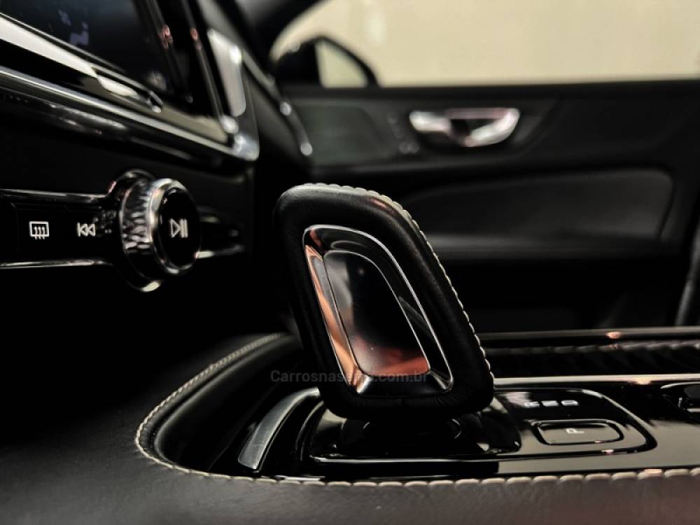 VOLVO - S60 - 2020/2020 - Prata - Sob Consulta
