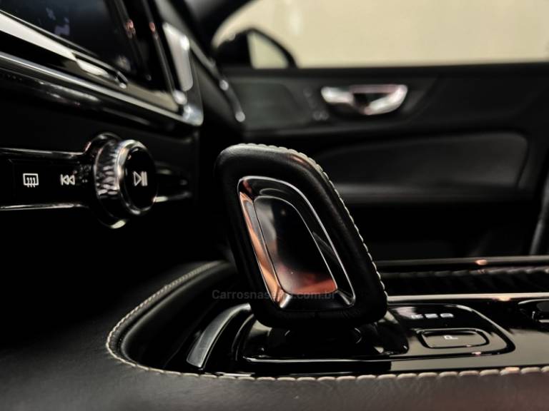 VOLVO - S60 - 2020/2020 - Prata - Sob Consulta