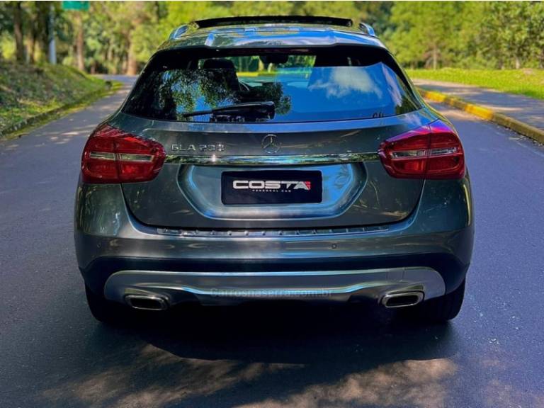 MERCEDES-BENZ - GLA 200 - 2015/2015 - Cinza - R$ 119.900,00