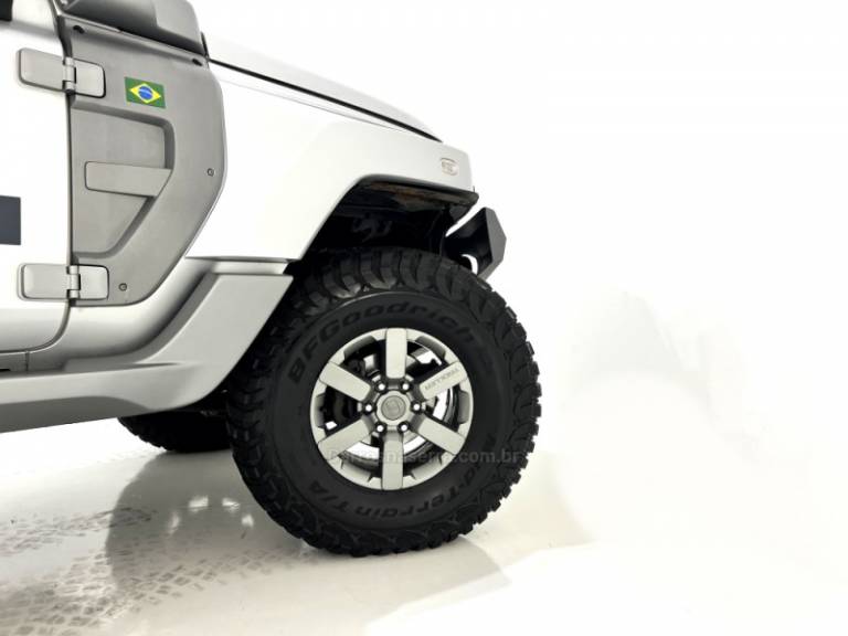 TROLLER - T4 - 2015/2015 - Prata - R$ 199.000,00