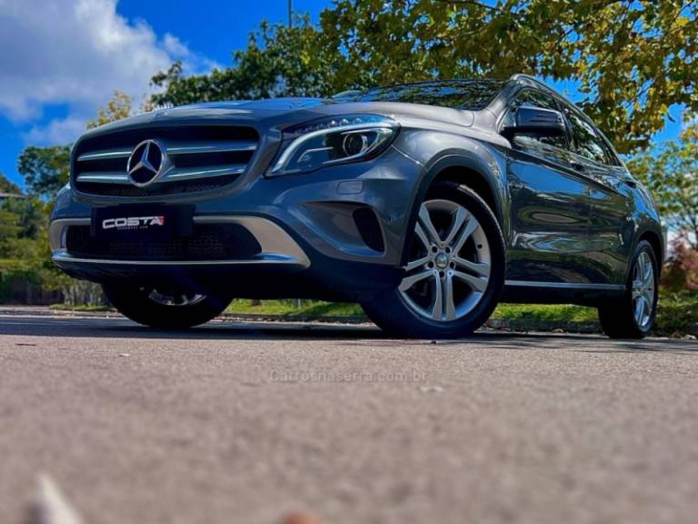 MERCEDES-BENZ - GLA 200 - 2015/2015 - Cinza - R$ 119.900,00