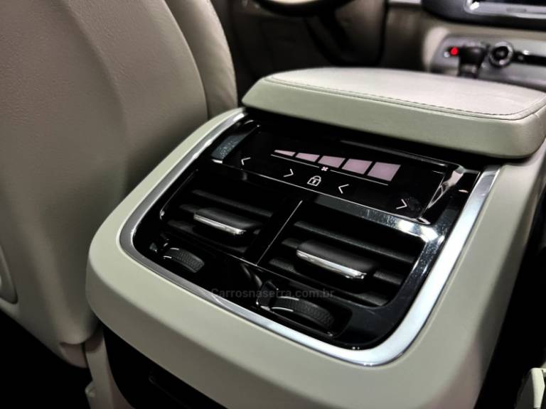 VOLVO - XC90 - 2019/2019 - Preta - Sob Consulta