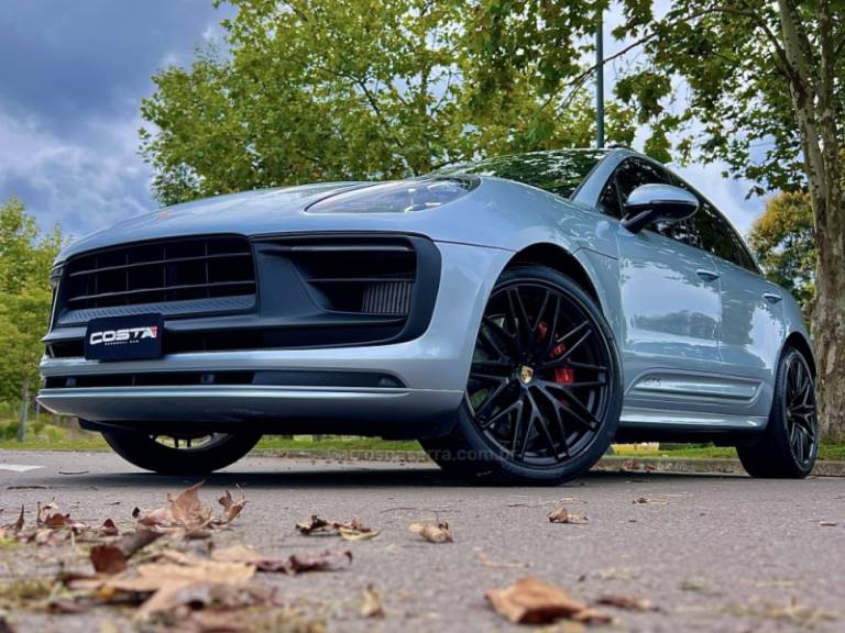 PORSCHE - MACAN - 2023/2023 - Prata - R$ 699.000,00