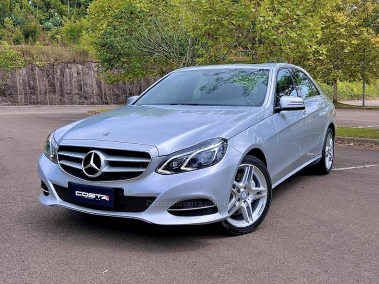 MERCEDES-BENZ - E 400 - 2016/2016 - Prata - R$ 189.900,00