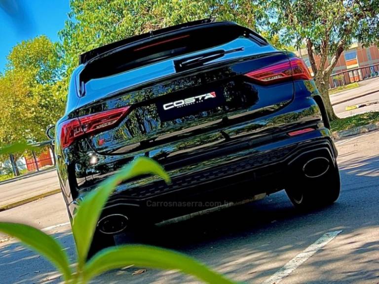 AUDI - RS Q3 - 2022/2022 - Preta - Sob Consulta