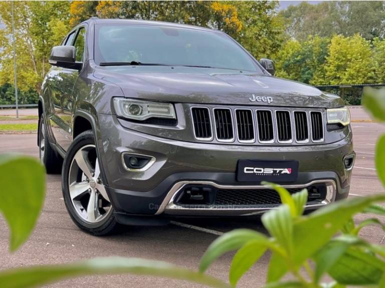 JEEP - GRAND CHEROKEE - 2015/2015 - Cinza - R$ 125.000,00
