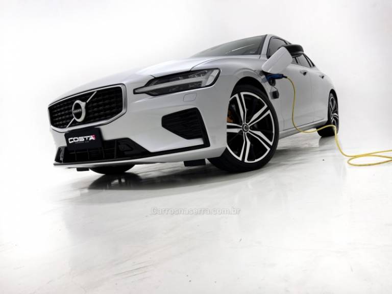 VOLVO - S60 - 2020/2020 - Prata - Sob Consulta