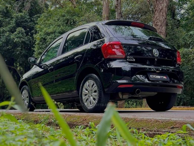 VOLKSWAGEN - GOL - 2018/2018 - Preta - R$ 49.000,00
