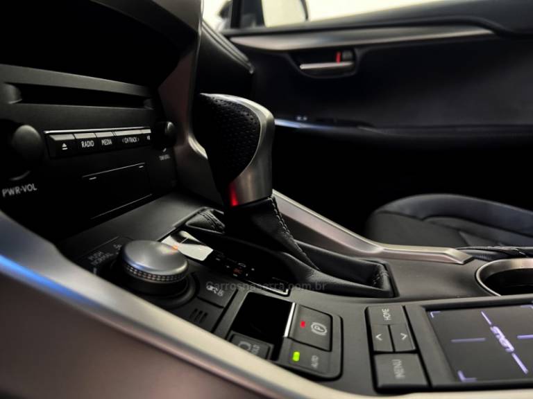 LEXUS - NX200 T - 2016/2016 - Branca - Sob Consulta