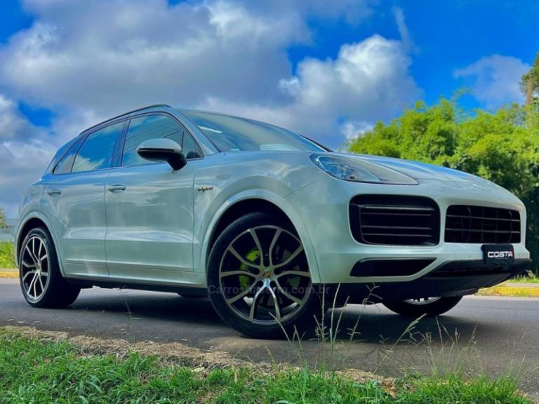 PORSCHE - CAYENNE - 2023/2023 - Verde - R$ 710.000,00