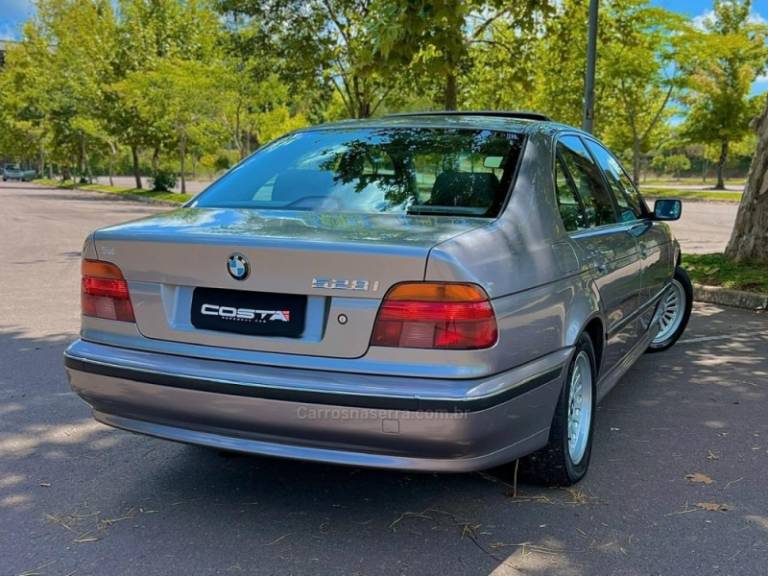 BMW - 528I - 1996/1996 - Cinza - R$ 69.900,00