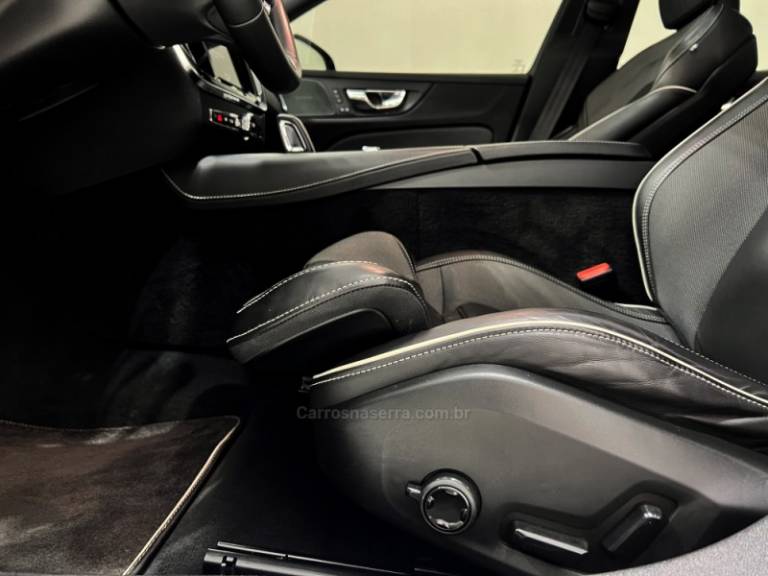 VOLVO - S60 - 2020/2020 - Prata - Sob Consulta