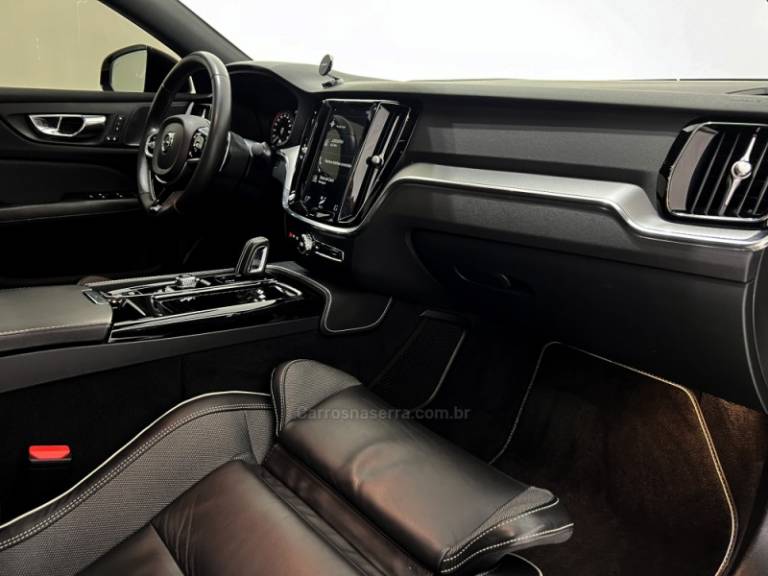 VOLVO - S60 - 2020/2020 - Prata - Sob Consulta