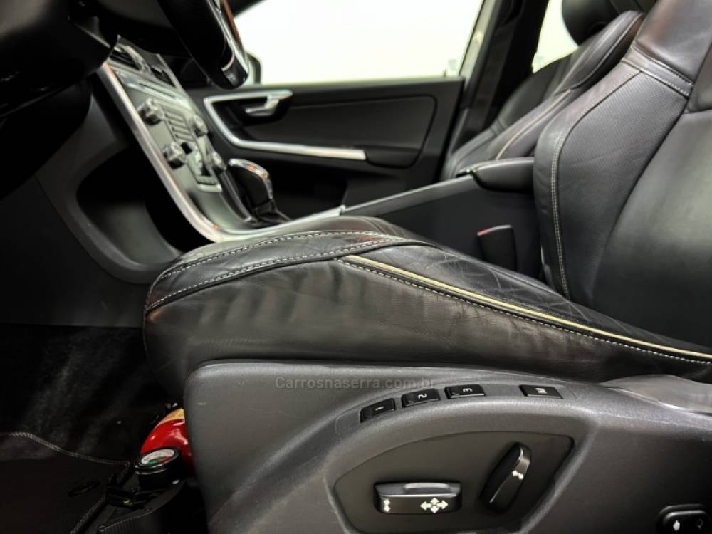 VOLVO - XC60 - 2015/2015 - Branca - Sob Consulta