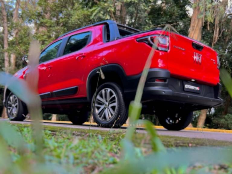 FIAT - STRADA - 2022/2022 - Vermelha - R$ 111.900,00