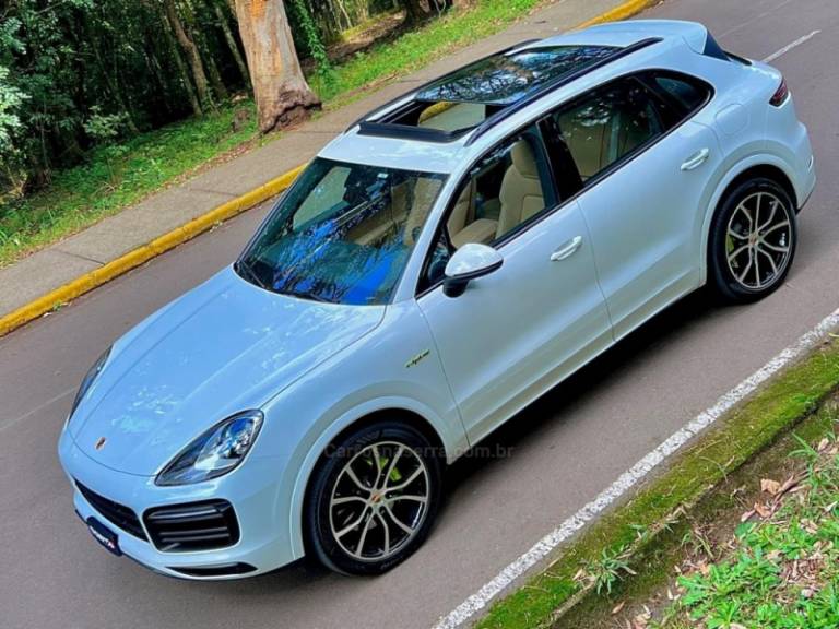 PORSCHE - CAYENNE - 2023/2023 - Verde - R$ 710.000,00