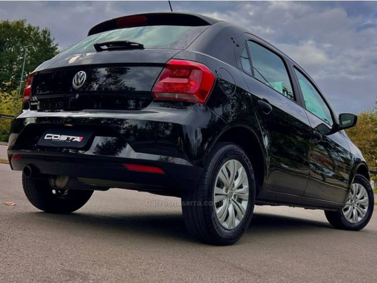 VOLKSWAGEN - GOL - 2018/2018 - Preta - R$ 49.000,00
