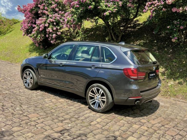 BMW - X5 - 2015/2015 - Cinza - Sob Consulta
